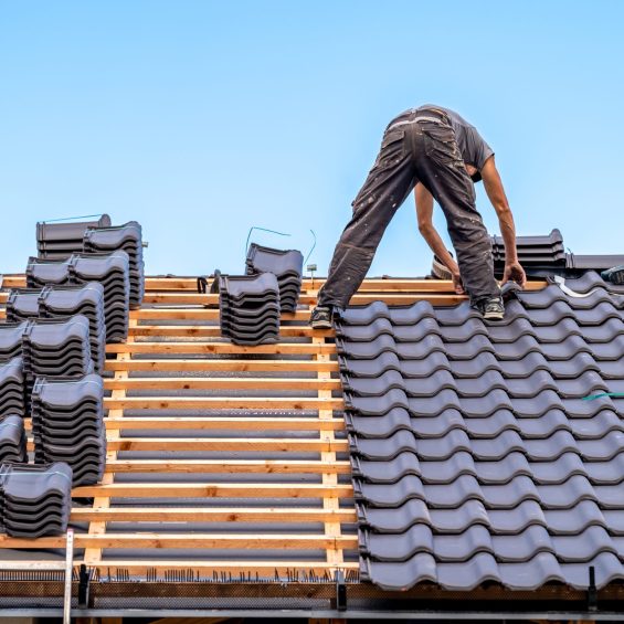 ceramic roof covering, construction of a new roof of a family house